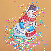 Конфетти на открытке "Снеговик"
