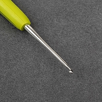 Крючок для вязания металлический, с силиконовой ручкой, d=2мм, 14см, цвет МИКС