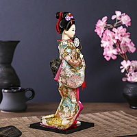 Кукла коллекционная "Гейша в шелковом кимоно с барабаном"