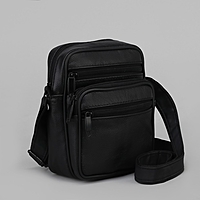 Сумка мужская, отдел на молнии, 4 наружных кармана, регулируемый ремень, цвет чёрный