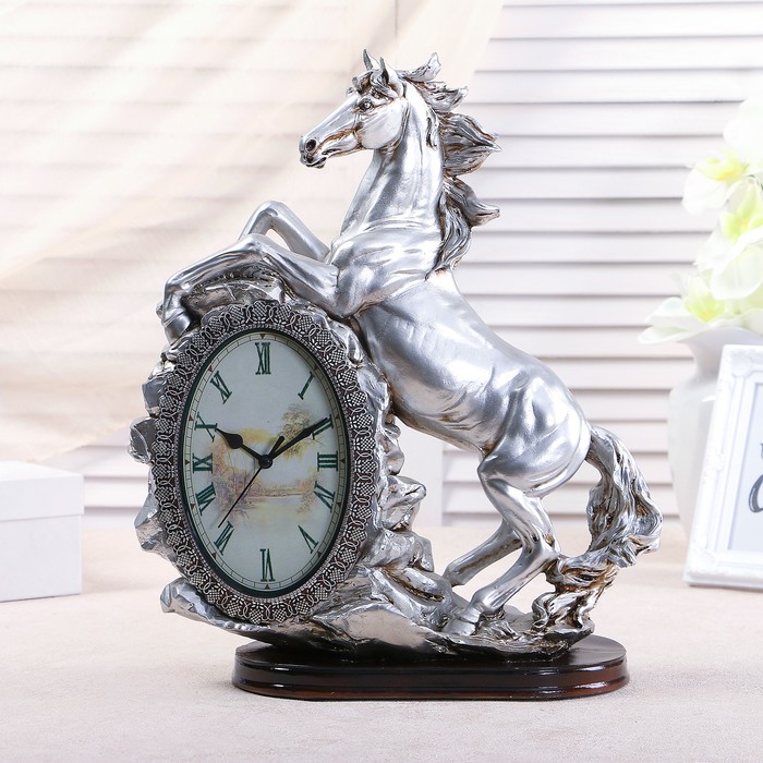 Деревянные часы с лошадью. Часы royal flame. Статуэтка с часами и лошадью. Часы с лошадью. Часы настольные "конь".