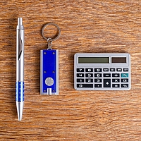 Подарочный набор, 3 предмета в коробке: ручка, брелок-фонарик, калькулятор