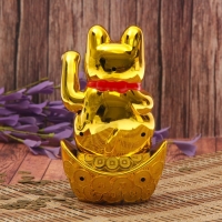 Сувенир "Кот Манэки-нэко на слитке", цвет золото
