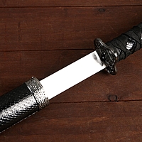 Сувенирное оружие «Катана», чёрные ножны под змеиную кожу, 89 см