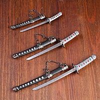Сувенирное оружие «Катаны на подставке», коричневые ножны, подвес в виде металлической цепи