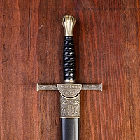 Сувенирный кортик, 35 см, чёрные ножны и витая рукоять
