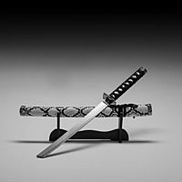 Сувенирное оружие «Катана на подставке», серые ножны под змеиную кожу, 70 см