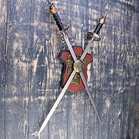Сувенирное оружие на планшете «Рыцарский турнир», два меча на щите