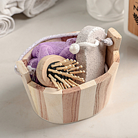 Набор банный в деревянном ушате 3 предмета: мочалка-бант, пемза, расческа