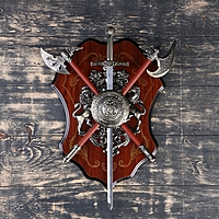 Сувенирное оружие «Геральдика на планшете» с изображением медузы Горгоны, меч и два топора