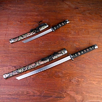 Сувенирное оружие «Катаны на подставке», ножны с золотыми узорами