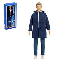 Кукла-модель Кевин в зимней одежде с аксессуарами в ассорт.