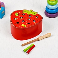 Игрушка развивающая рыбалка "Клубника" 7х15,5х17 см