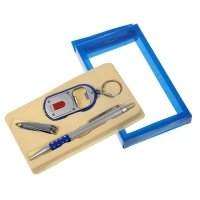 Подарочный набор, 3 предмета в коробке: ручка, брелок-открывашка-фонарик, кусачки