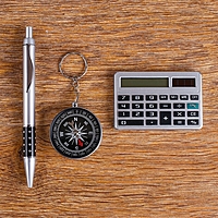 Подарочный набор, 3 предмета в коробке: ручка, брелок-компас, калькулятор