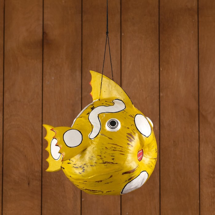 Кокос домик для рыбок. Фигурки из кокоса. Статуэтки из кокоса. Рыба кокос. Рыба кокос.