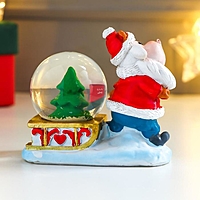 Сувенир полистоун водяной шар "Бычок Дед Мороз с ёлочкой на санках" d=4,5 см