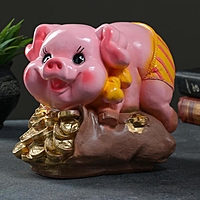 Копилка "Свинка на мешке" розовая, 20х15х21см