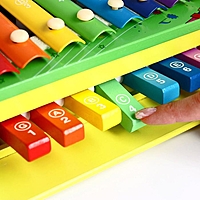 Детская музыкальная игрушка "Металлофон с клавишами и палочкой" 25,5х18х7,5 см