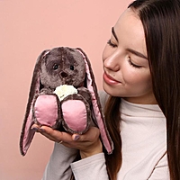 Мягкая игрушка "Li с белыми цветами"