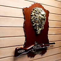 Сувенирное оружие на планшете «Ружьё», крупный накладной элемент — лев