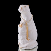 Сувенир "Белая дикая кошка с ниткой из страз"