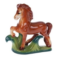 Сувенир "Конь на траве", глянец, рыжий, микс