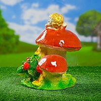 Садовая фигура "Ангелочек на грибе"