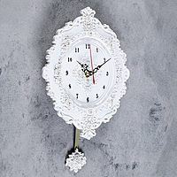 Часы настенные интерьерные "Лепнина" с маятником, белые