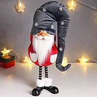 Кукла интерьерная "Дед Мороз в бордовом кафтане, в сером колпаке со снежинками" 42х13х18 см   626011