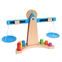 Деревянная игрушка "Весы"