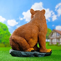 Садовая фигура "Медведь на камне"