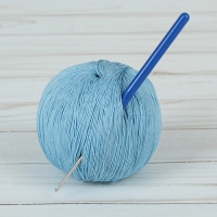 Крючок для вязания металлический, с пластиковой ручкой, d=1,5мм, 13,5см, цвет синий