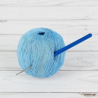 Крючок для вязания металлический, с пластиковой ручкой, d=2мм, 13,5см, цвет синий