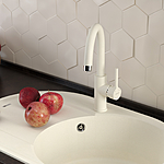 Смеситель для кухни Lemark Comfort LM3073PSH цвет шампань
