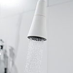 Смеситель для кухни Shevanik S543C-1 гибкий излив белый