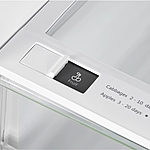 Встраиваемый холодильник Hyundai CC4033FV белый