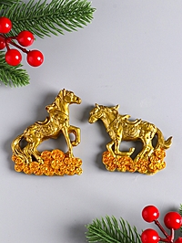 Магнит полистоун  "Бронзовый конь на китайских монетах" МИКС 6х7,5 см