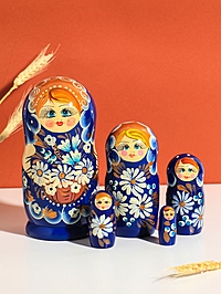 Матрешка "Настёна", синее платье, белые цветы,  18 см,5 кукольная, ручная роспись