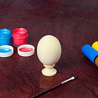 Сувенир  "Яйцо на подставке"