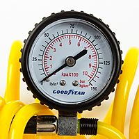 Компрессор автомобильный Goodyear GY-50L LED GY000113 сумка