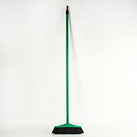 Щётка для пола с черенком «Комфорт», жёсткая, цвет МИКС
