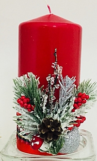 Новогодние свечи и символ года