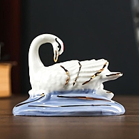 Сувенир "Лебедушка с деткой на пруду"
