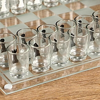 Пьяная игра "Пьяные шахматы": 32 рюмки, поле 35 × 35 см